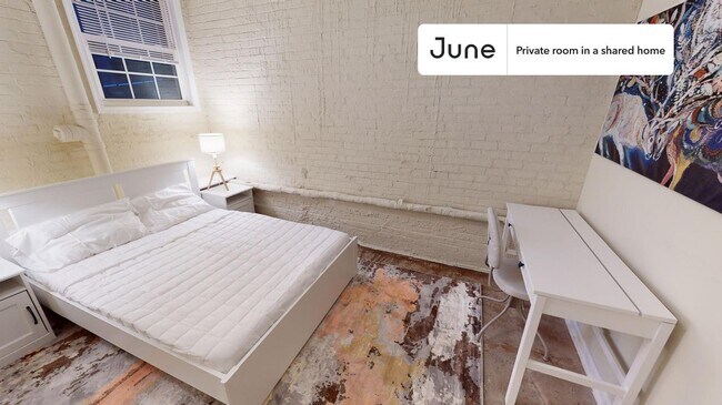 Room in Shared 5 bed/2 bath home in Dupont Circle