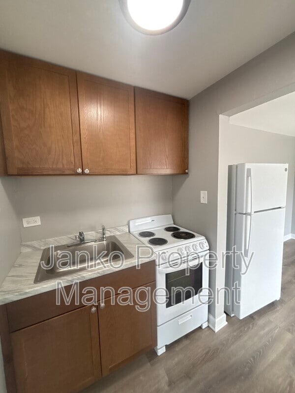 Building Photo - 2123 W 119th St