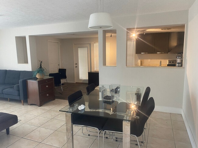 Photo - 907 Fruitland Ave