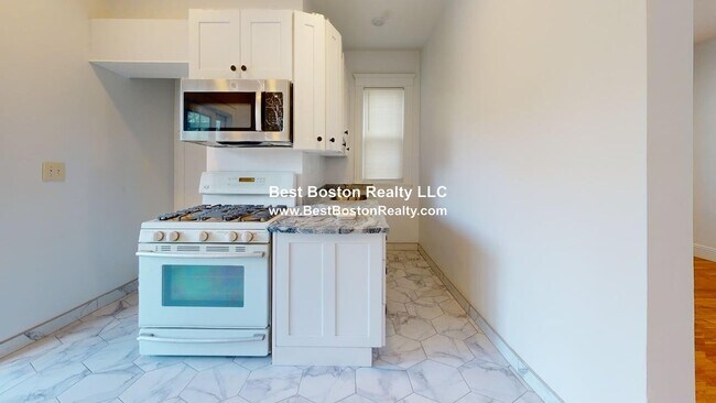 Photo - 202 Baker St Unit 2