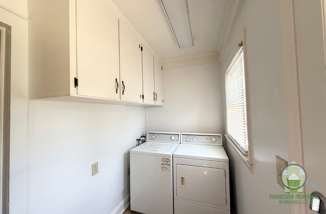 Photo - 121A White Oak Dr