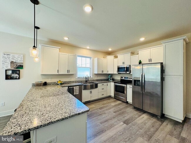 Building Photo - 233A Church St