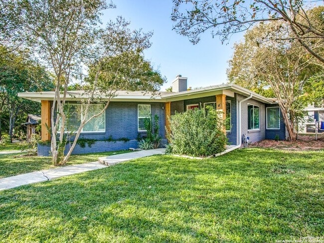 Photo - 413 Garraty Rd