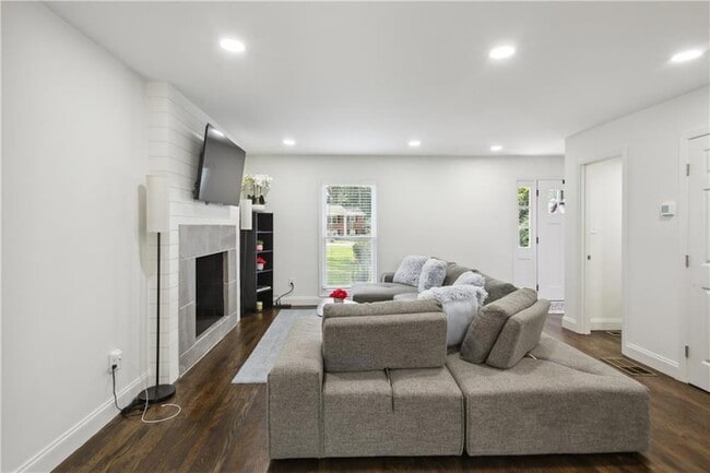 Photo - 2832 Riderwood Dr