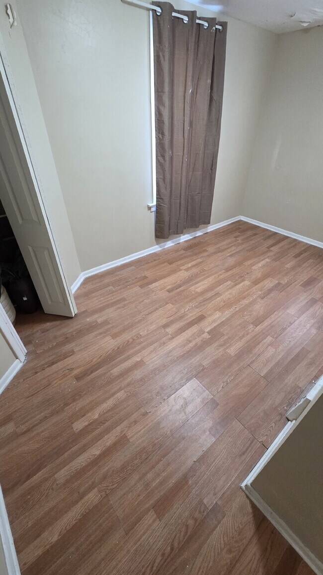 Photo - "2-Bed Duplex (Unit #4) AVAIL NOW " Unit #4