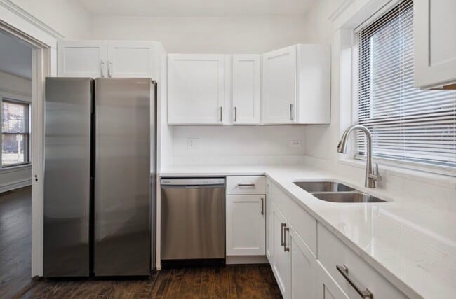 Photo - 2207 W School St Unit 1W