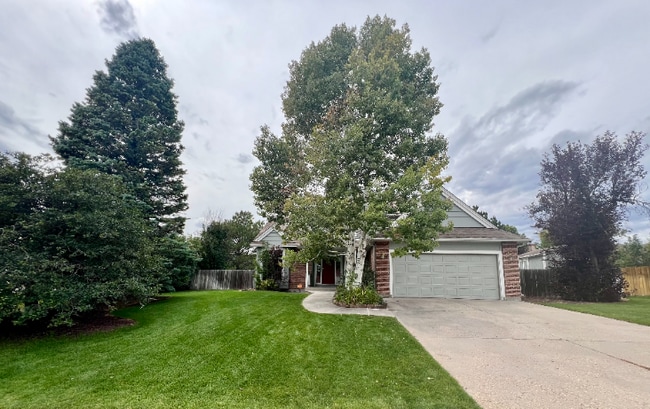 Photo - Spacious 4-Bed Retreat with Guest Suite & Fireplace