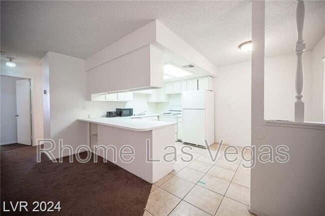 Photo - 4300 N Lamont St Unidad #293
