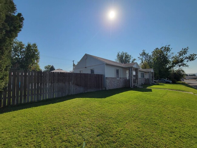 Photo - 210 Jadwin Ave