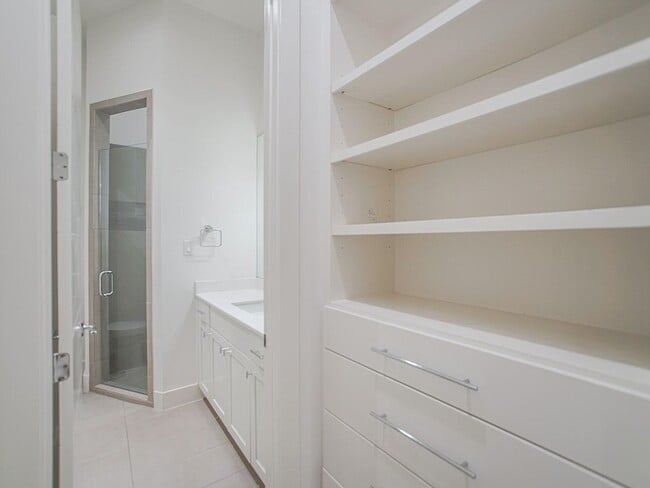 Photo - 2004 Rosedale St Unit F