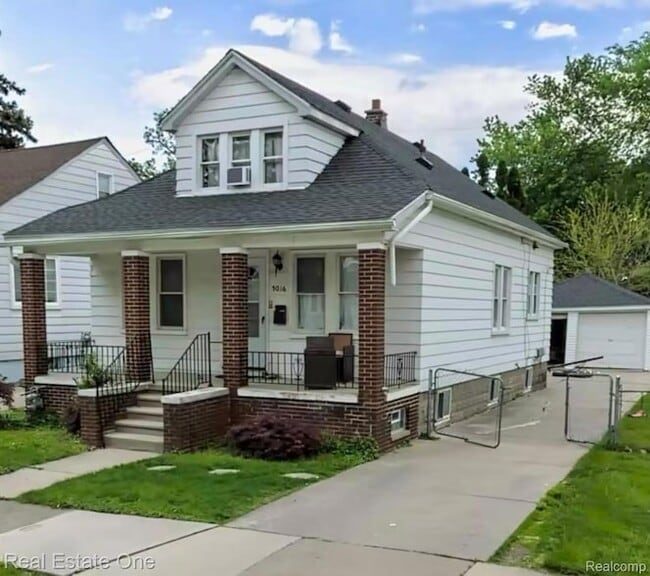 Building Photo - 5016 Mead St