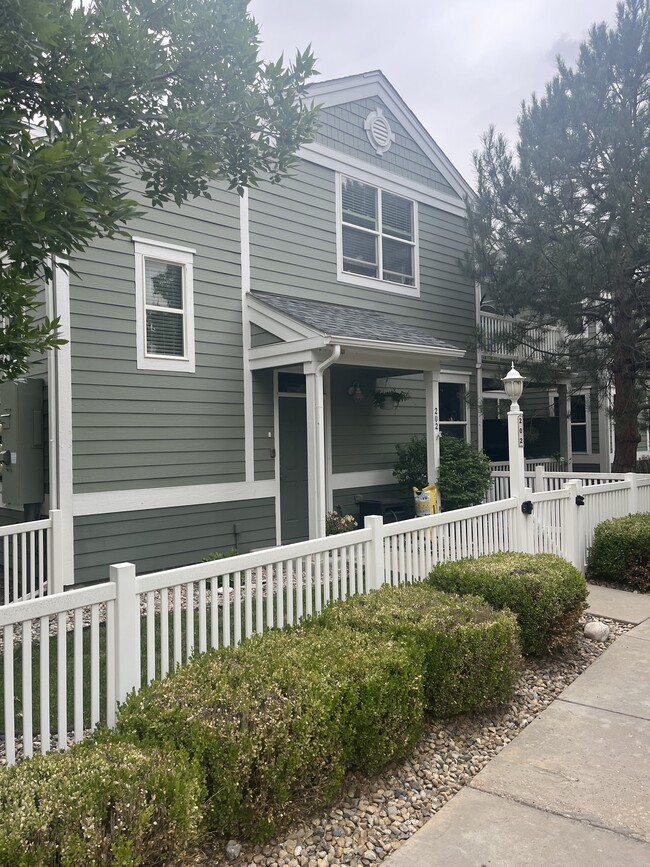 Building Photo - 2027 Grays Peak Dr Rental