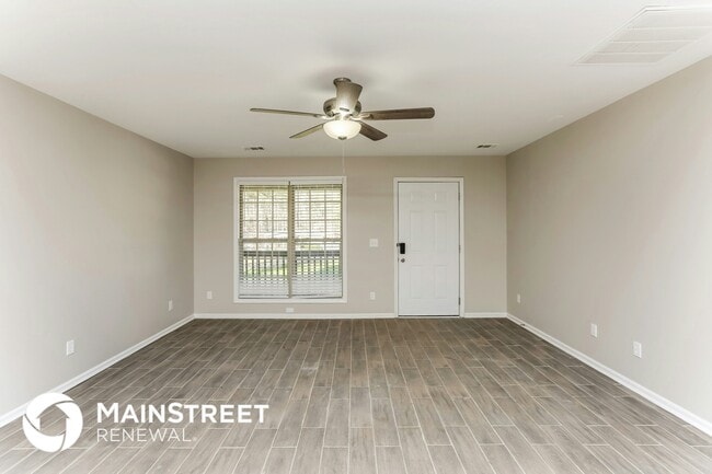 Photo - 27 Jacobs Dr NW