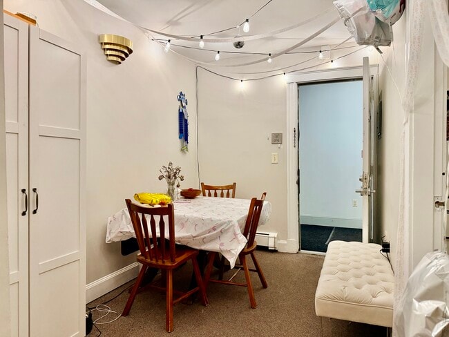 Photo - 833-835 Beacon St. Unit B Unidad B