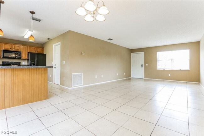 Photo - 1050 S Salford Blvd
