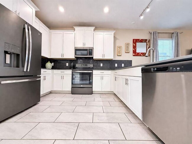 Photo - 691 Sticks St