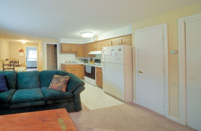 Photo - Royal Crest Marlboro