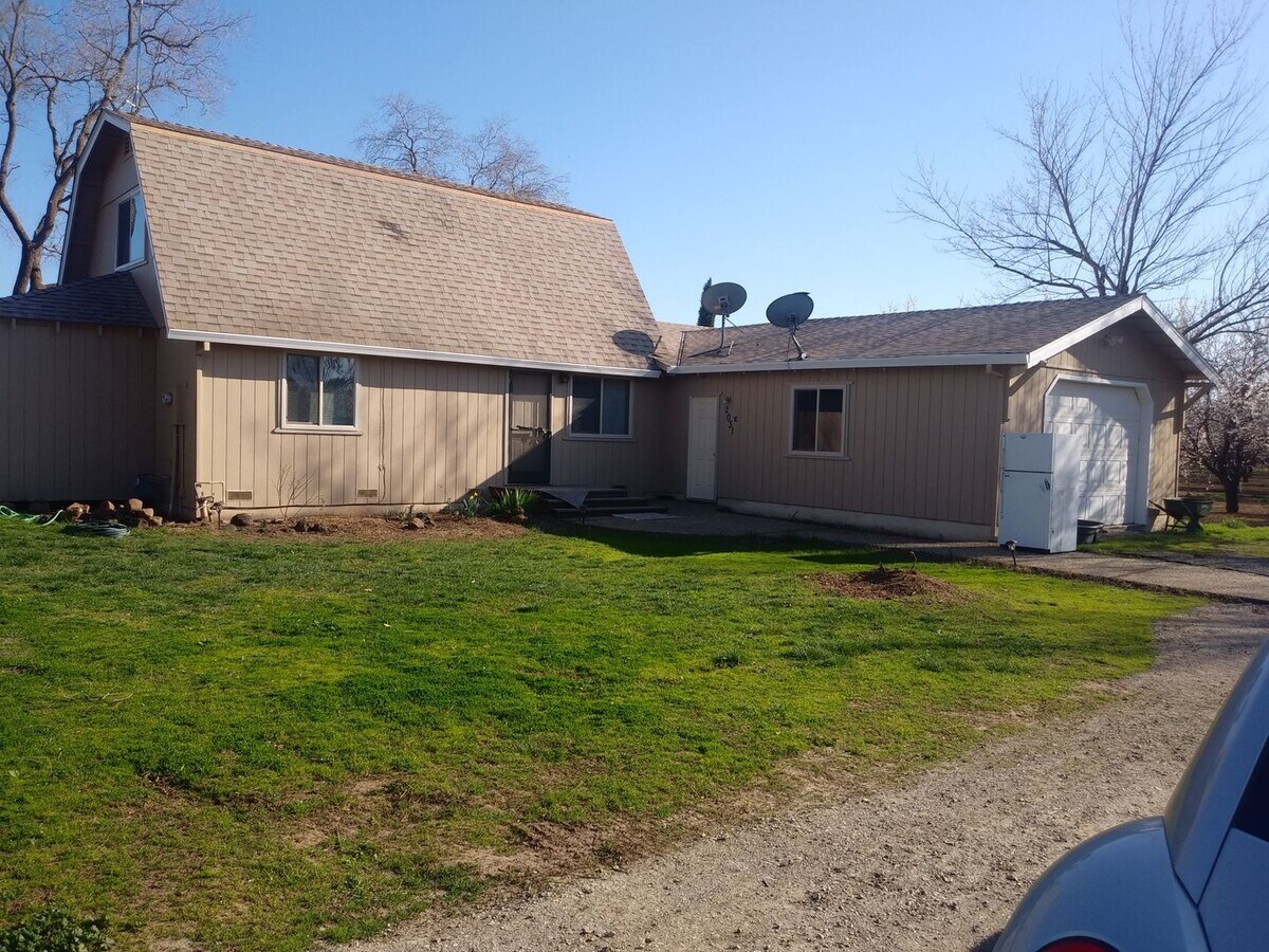 Photo - 2031 Oroville-Chico Hwy Unit 2031 Oroville-Chico Hwy (Back House)