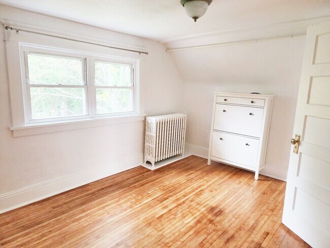 Photo - Two Bedroom Single Family Home For Lease