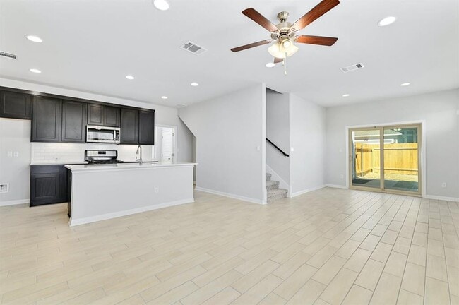 Photo - 1021 Kerrwood Wy