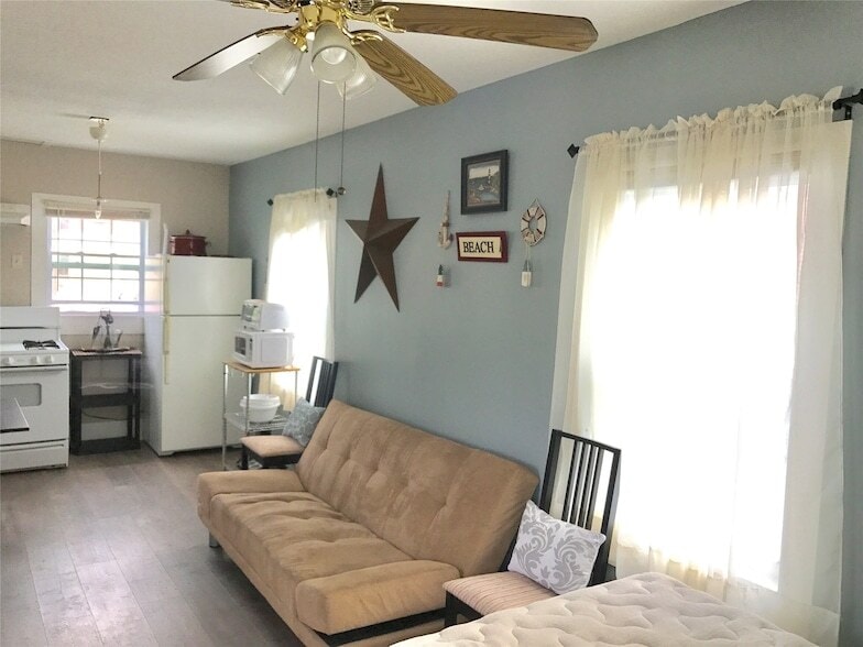 Photo - 4025 Avenue R