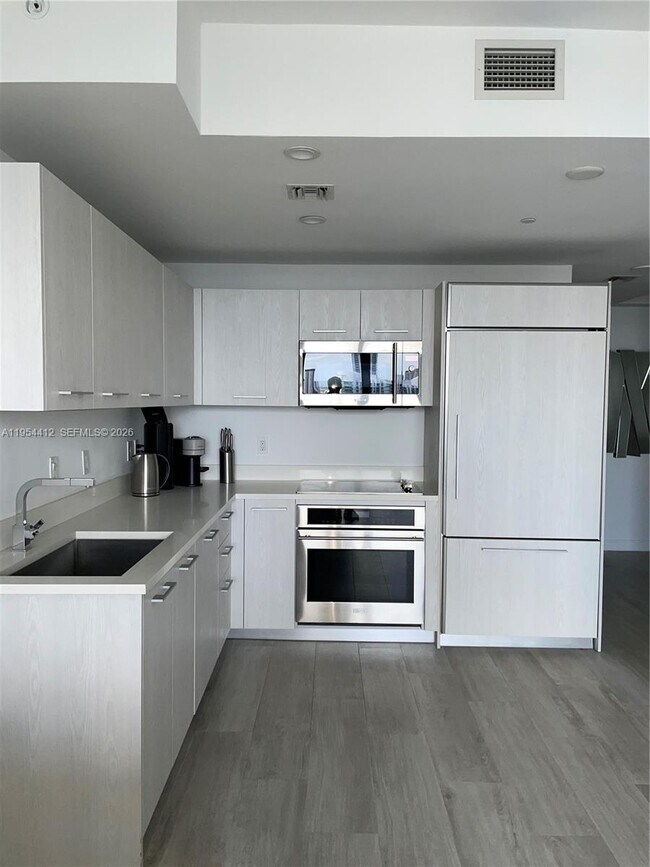 Photo - 45 SW 9th St Unit 3910