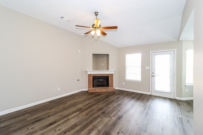 Photo - 6522 Palace View Ln