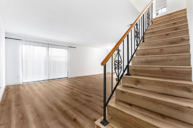 Photo - 5240 Whitsett Ave Unit 12