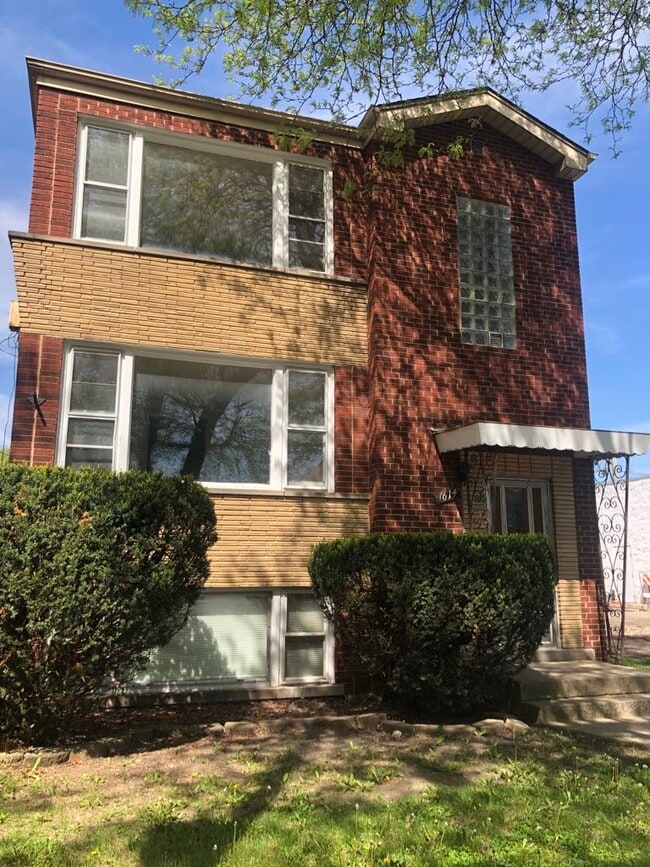 Photo - 1614 Oak Park Ave Apartments