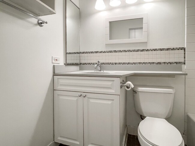 Photo - 3660 N Lake Shore Dr Unit 611