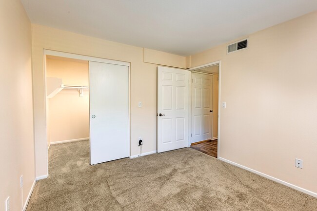 Building Photo - 55+ FountainGlen Temecula Rental