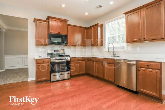 Photo - 2009 Raegan Way