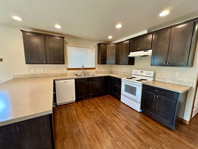 Photo - 2145 Seamount Dr