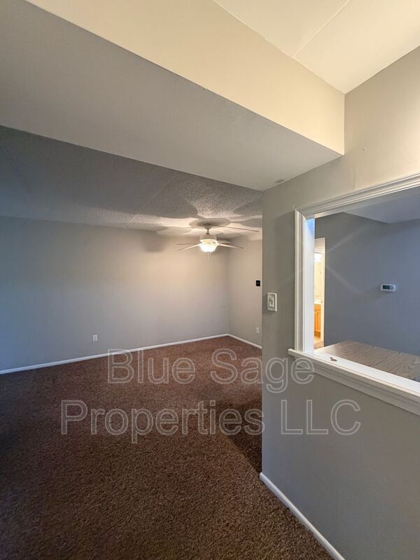 Photo - 768 Putnam Blvd