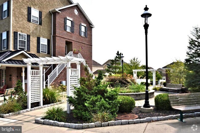 Building Photo - 3940 Ashland Dr Unit 141 Rental