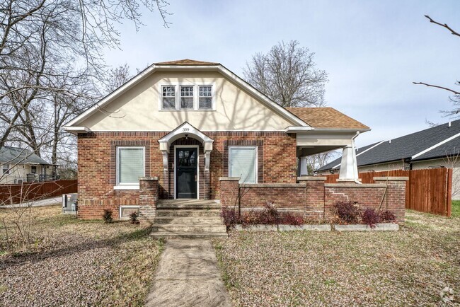 Building Photo - Renovated Vintage Cottage in downtown Cook... Rental