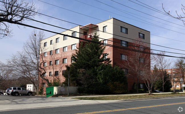 Building Photo - Lee Heights Apartments