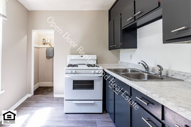 Photo - 3112 1/2 Thompson St.
