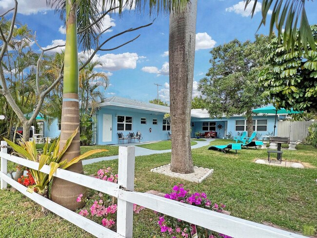 Building Photo - 2695 SE 1st Ct Unit 3