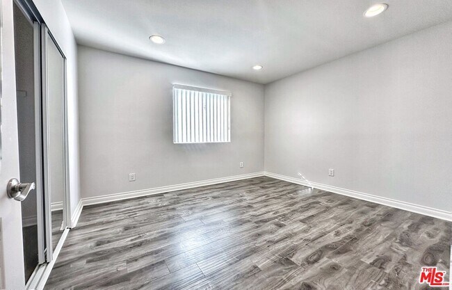 Photo - 4829 W 17th St