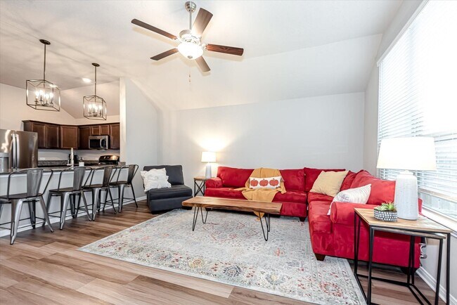 Photo - 155 Emery Oak Way