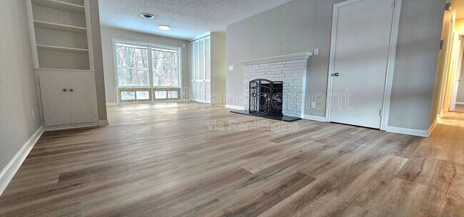 Photo - 3080 Southdale Dr Unidad 3