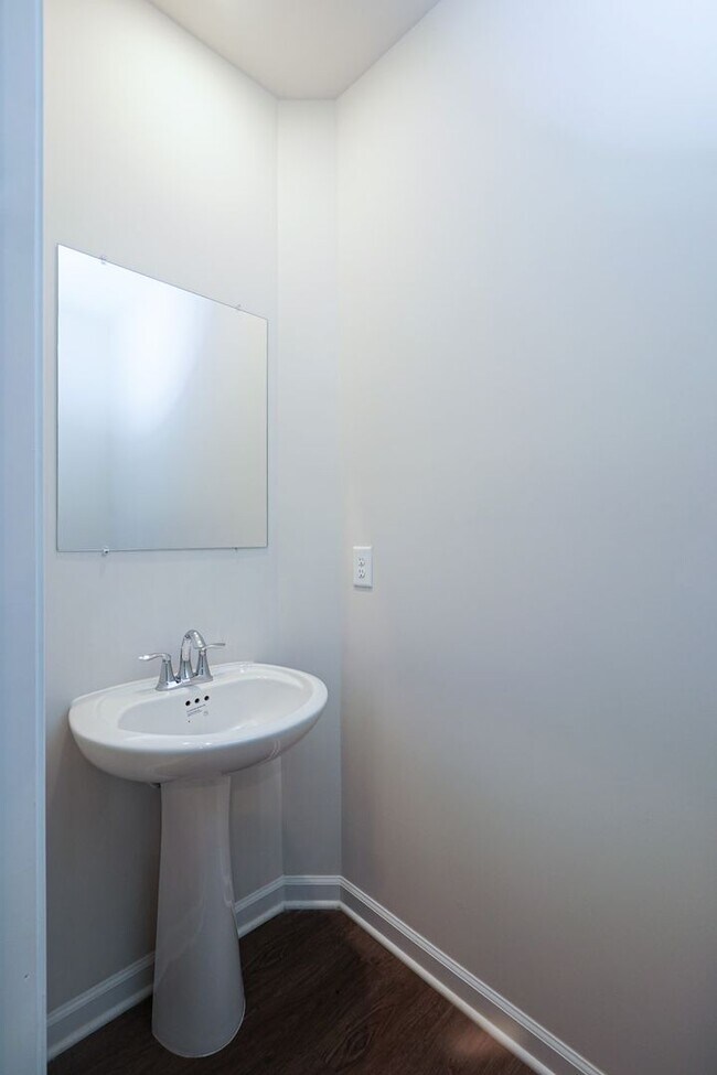 Photo - Lovely 3 Bed 2.5 Bath Townhome