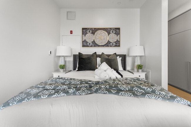 Photo - 35 W 2nd St Unit ID1240280P