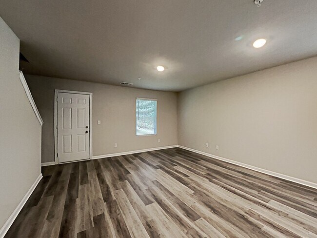 Photo - 1079 Benfield Ridge