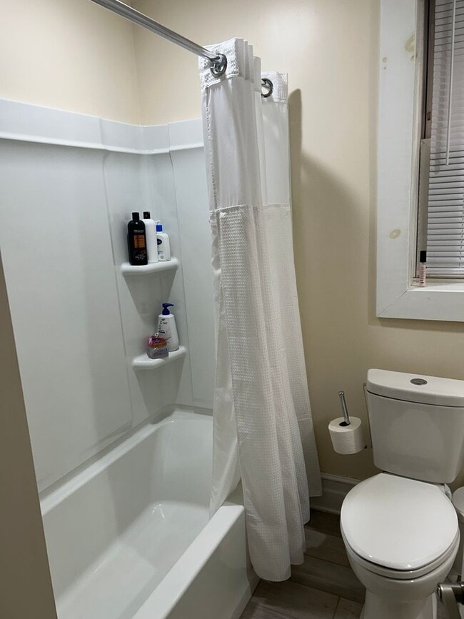 Photo - 2820 Monument Ave Unidad #2