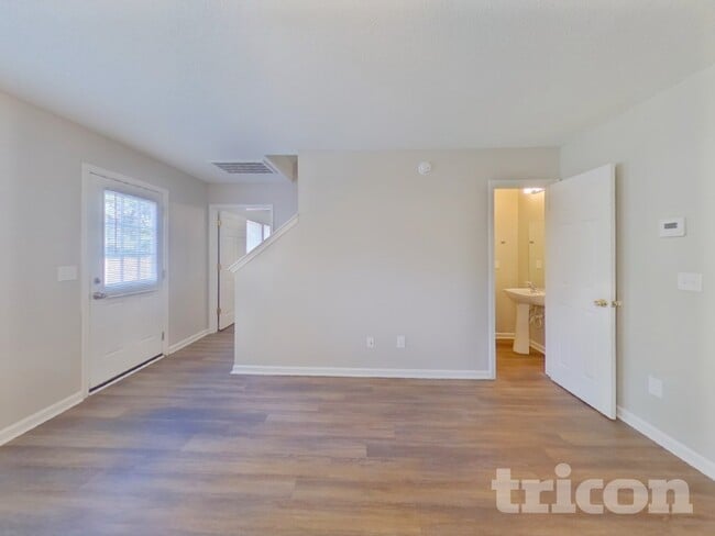 Photo - 216 Meyer Ln