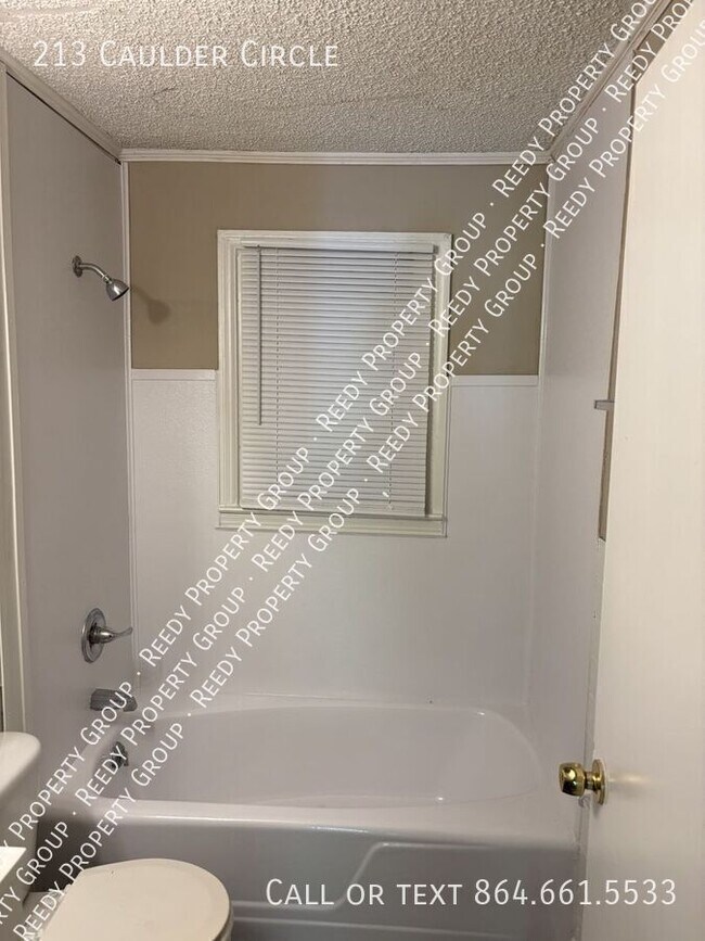 Photo - 213 Caulder Cir