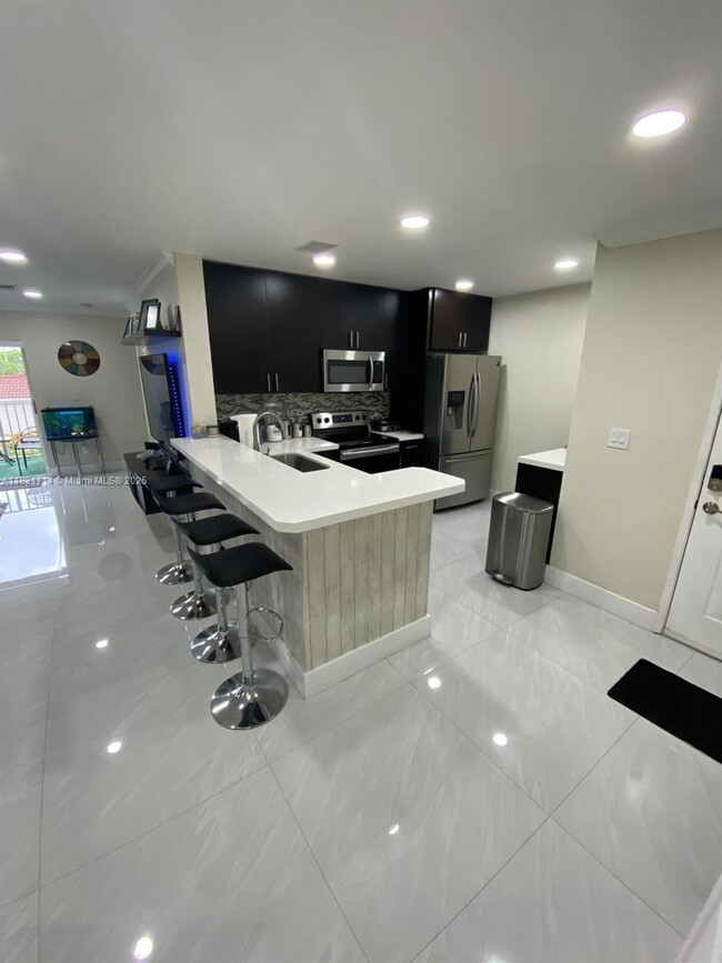 Building Photo - 4744 NW 114th Ave Unit 201 Rental