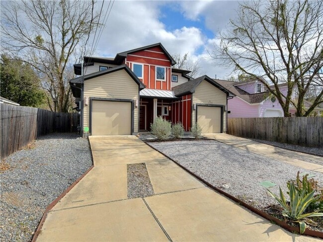 Building Photo - 1409 Sanchez St